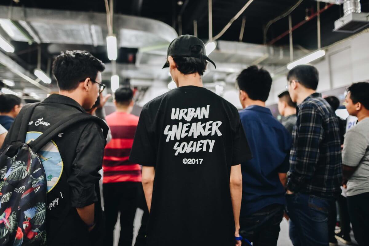 Mengangkat brand lokal